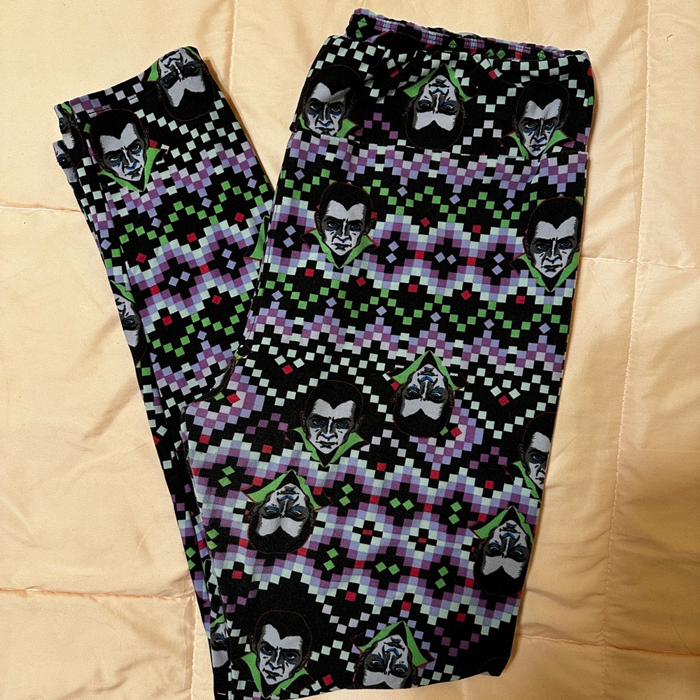 LulaRoe Patterned Leggings - Black and Purple